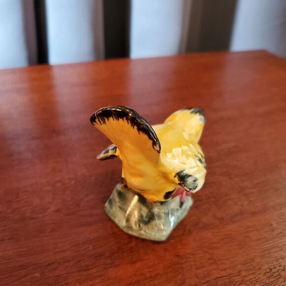 Vintage STANGL Wilson Warbler Yellow Bird Figurine (3597) - Picture 6 of 9
